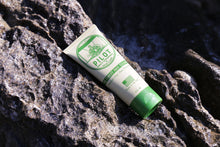 Finest Face Cleanser Wash Scrub Pilot Men's Grooming Skin Care Product